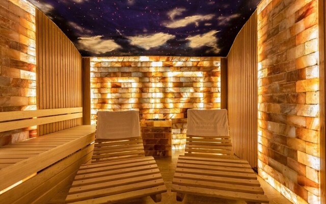 Astoria Luxury & Spa