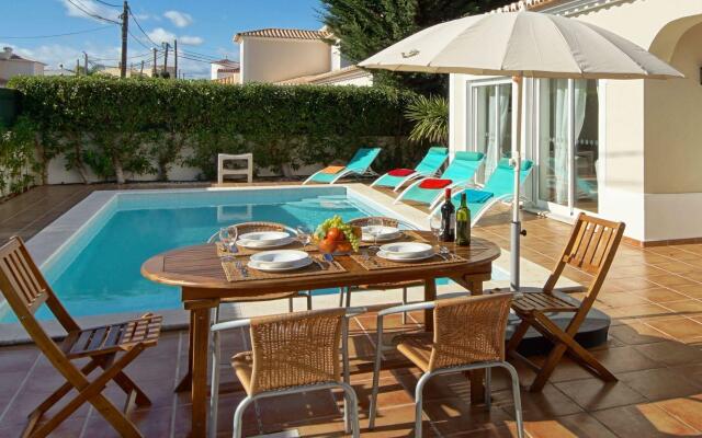 Villa in Carvoeiro With Swimming Pool