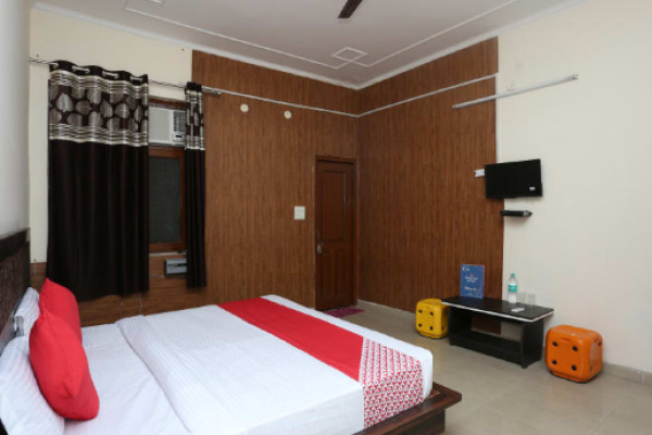 Vashu Residency by OYO Rooms