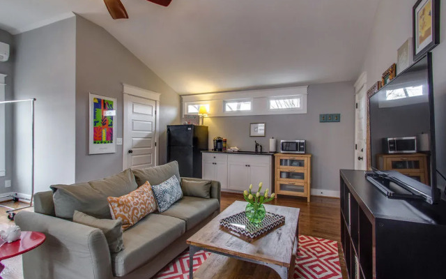 Hip Nashville Studio by RedAwning