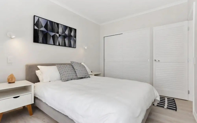 Zodiaks Princes Wharf 1 Bedroom Apartment