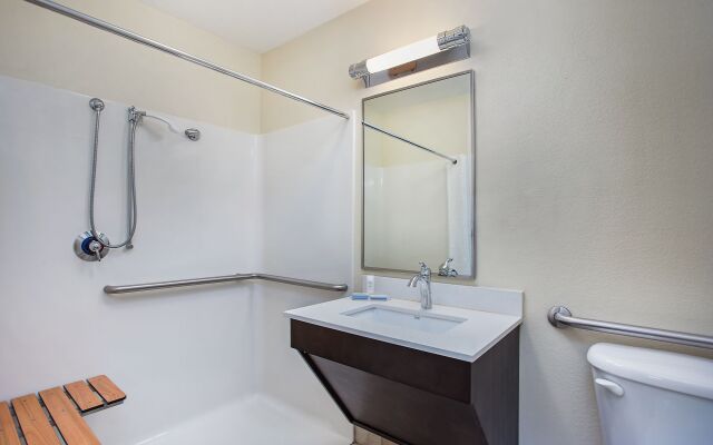 Candlewood Suites Bowling Green by IHG