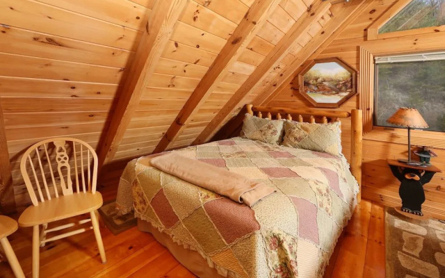 Smoky Cascades 1 Br cabin by RedAwning
