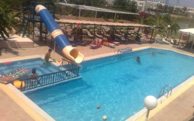 Sunshine Hotel & Apartments