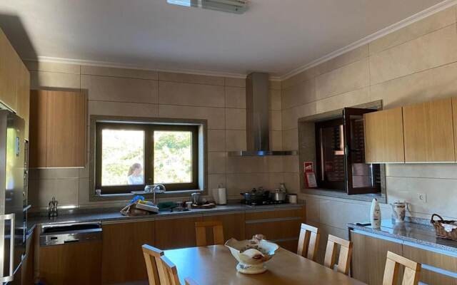 Captivating 3-bed House in Travanca
