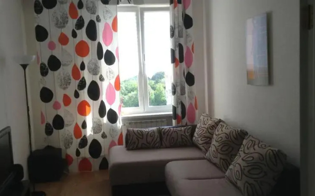 На улице Цурюпы