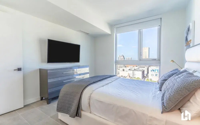 Downtown Miami Condos by Lua Host