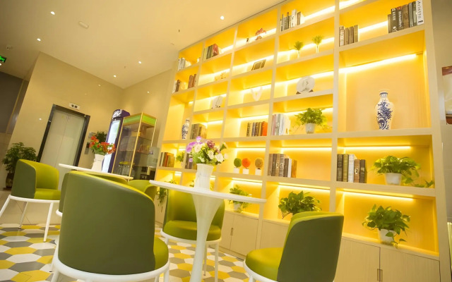 Vatica Suzhou Xiaoxian  Longhu Road Hotel