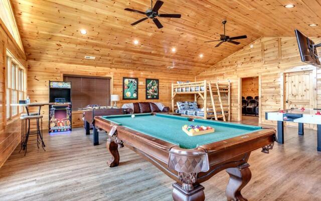 4 Bedroom Cabin for 14