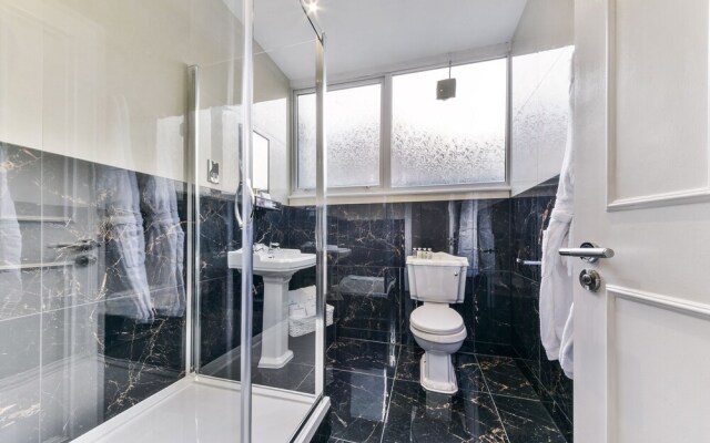 Avari Apartments - Hatton Collection
