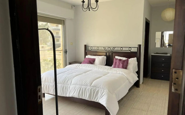 Lovely 2 bedroom nice view and a quiet area