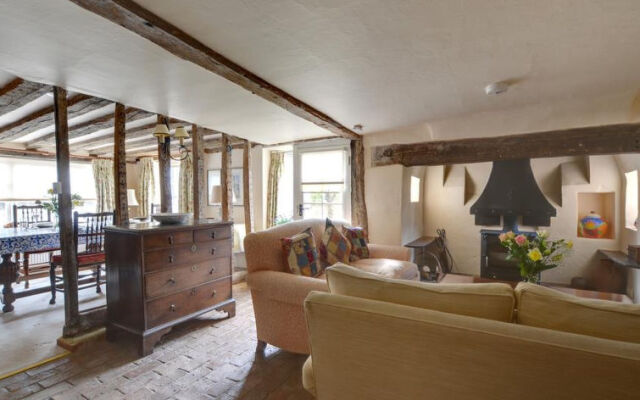 Old Cobblers Cottage At Kings Head House