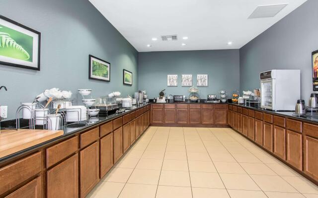 Sleep Inn & Suites