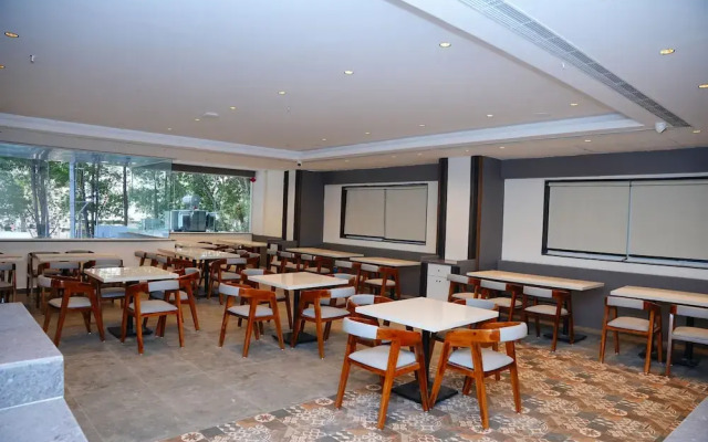 Lemonridge Hotels IDPL Balanagar