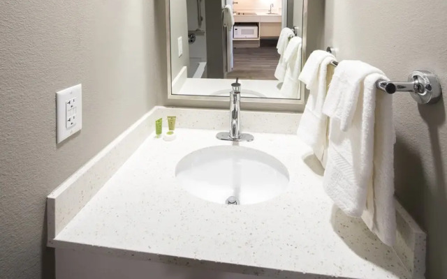 Uptown Suites Extended Stay Tampa FL – Riverview