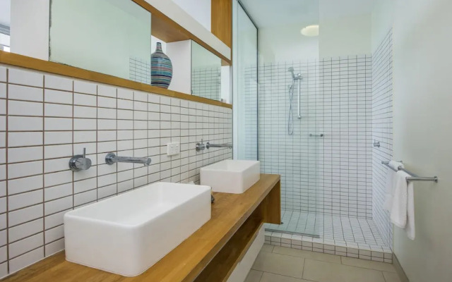 1 Bright Point Apartment 4303