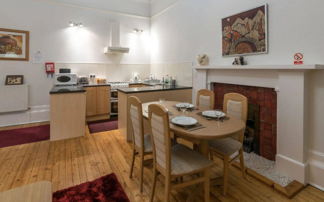 Kelvin Apartment