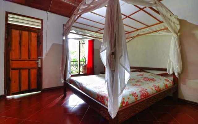Bagus Bay Homestay – Guest Rooms – Tuk Tuk