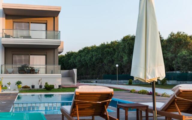Niovi Seaside Suites