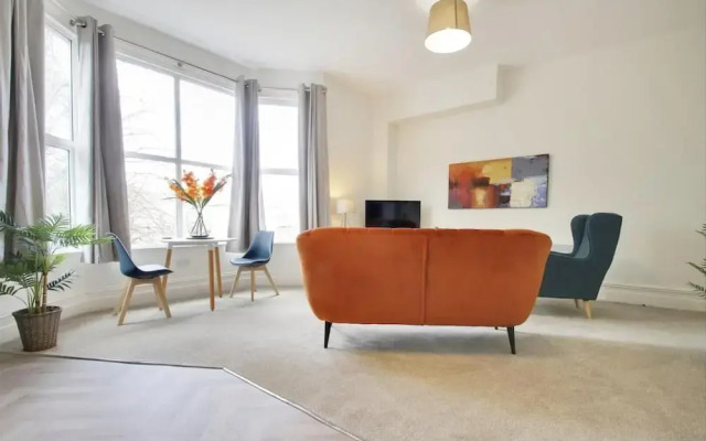 Stylish Large 1-bed Apartment in Tunbridge Wells