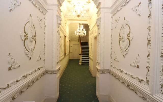 HFS Studio Next To Hydepark L10