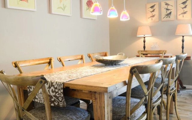 dk villas 1 Harbour View Hout Bay
