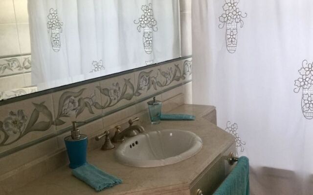 Casa de Huespedes El Trebol Bed & Breakfast