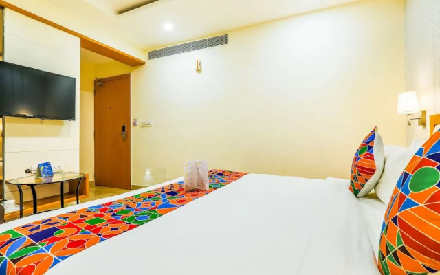 FabHotel Capitol Suites