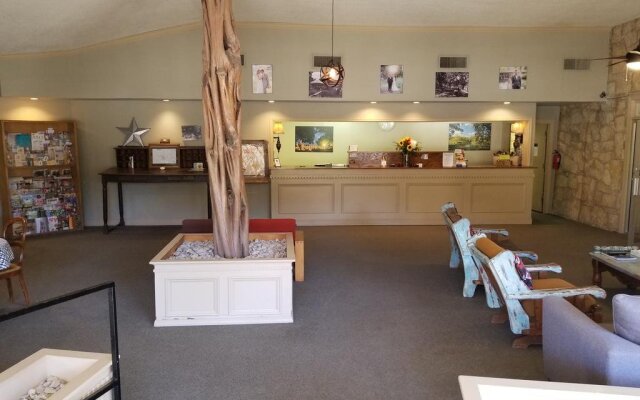 The Lodge at Cypress Falls