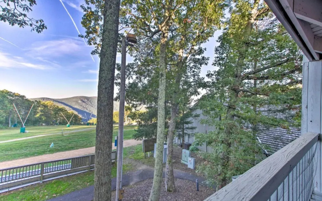 Ski-in Ski-out Wintergreen Condo w/ Balcony