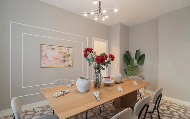 Loggia & Luxe 5BR Penthouse in Universitatii Area
