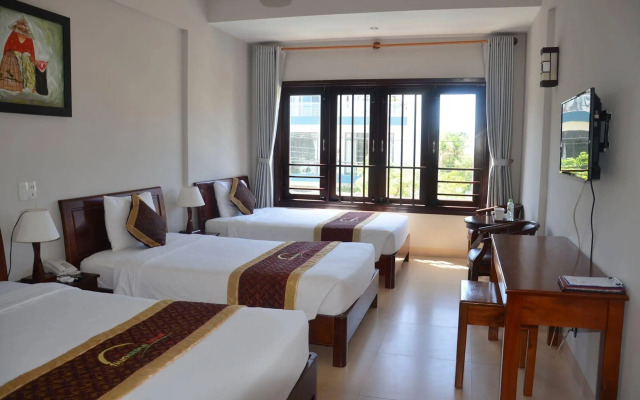 Sunshine Hotel