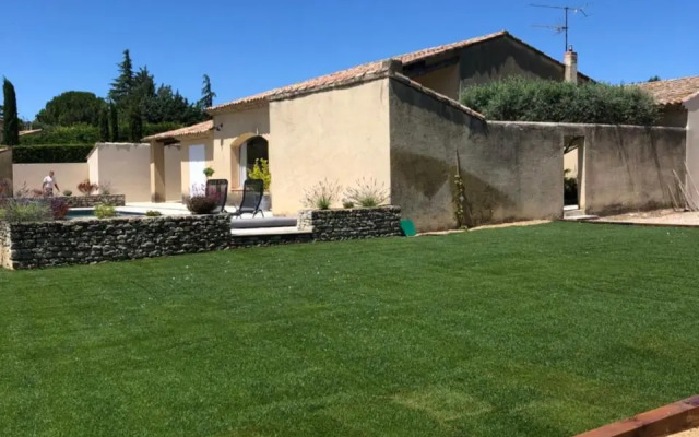 Villa dans le LUBERON à 2 km de LOURMARIN