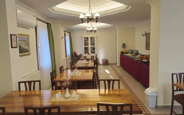 Hotel Ave Maria