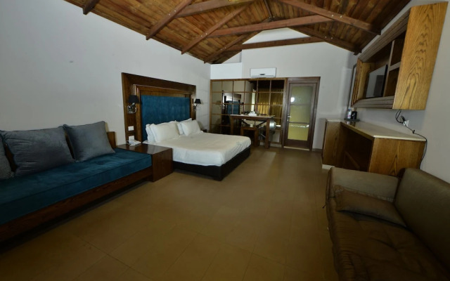 Turquoise Beach Resort