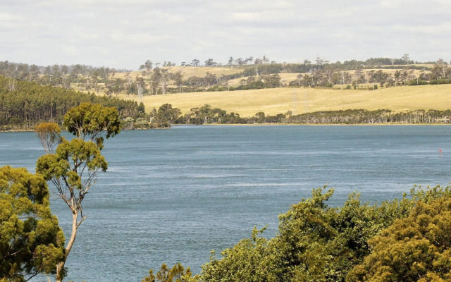 Tamar River Retreat