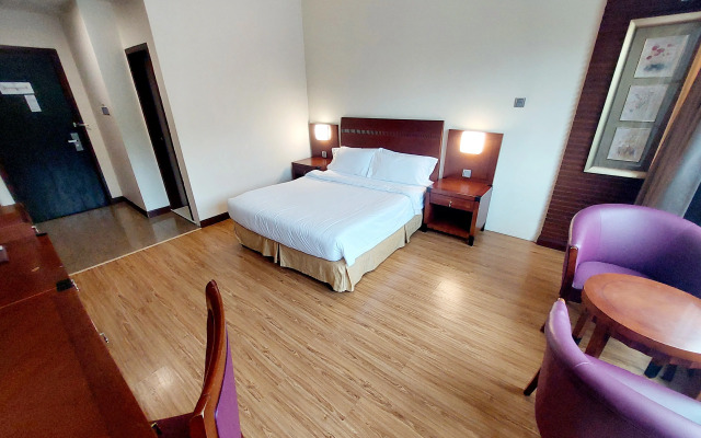Celyn Hotel, City Mall