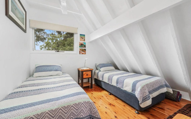 SORRENTO LAKESIDE Sanctuary Point 4pm check out Sundays