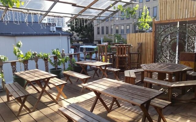 WORLDTRECK DINER & GUESTHOUSE - Pise - Hostel