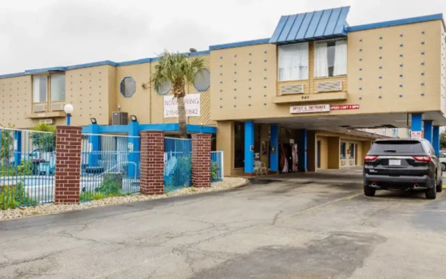 OYO Hotel San Antonio Airport South