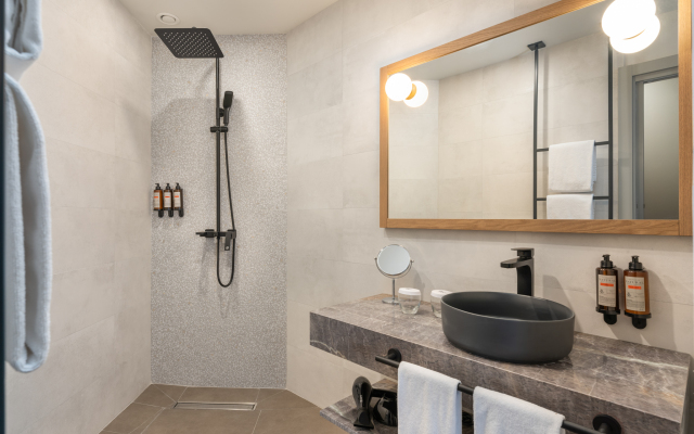 LIVVO Lumm Hotel 