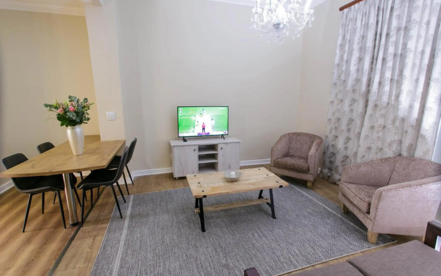 Queen’s Hotel by BON Hotels