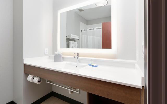 Holiday Inn Express & Suites Denton North by IHG