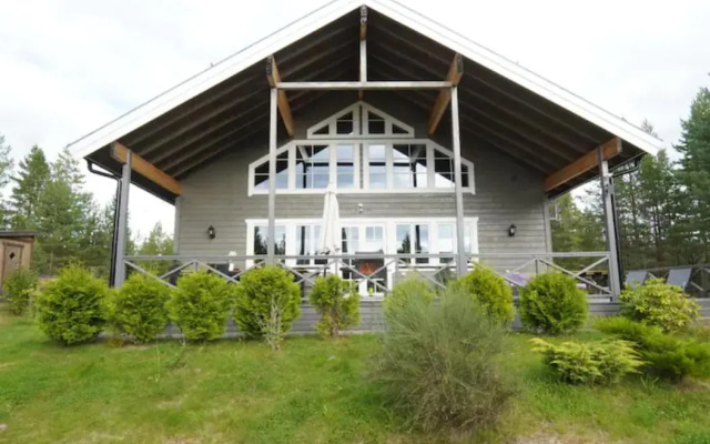 New big cabin with a stunning view