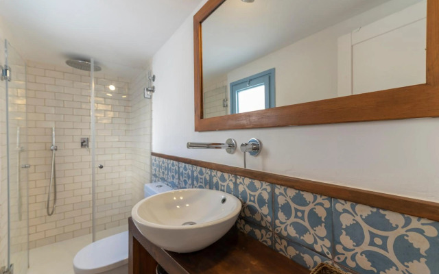 CASA AZUL stunning house a few metres from the bea