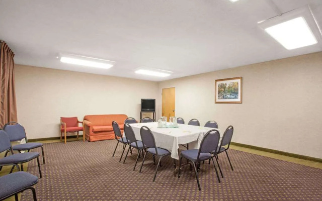 Days Inn Perryville