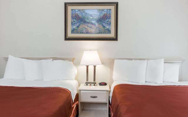 Monarch Valley Inn Marina at Monterey Bay