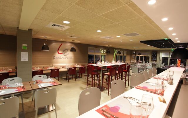 Campanile Besancon Nord Ecole Valentin