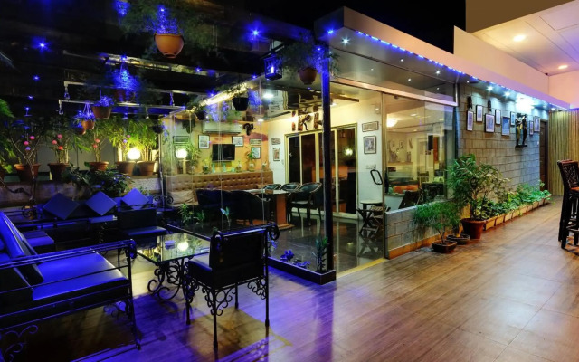 Hotel Regal Enclave