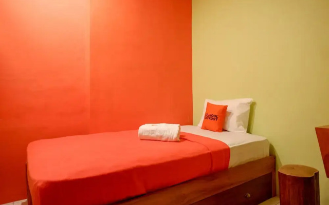 Inep Kayu Jebres by Reddoorz